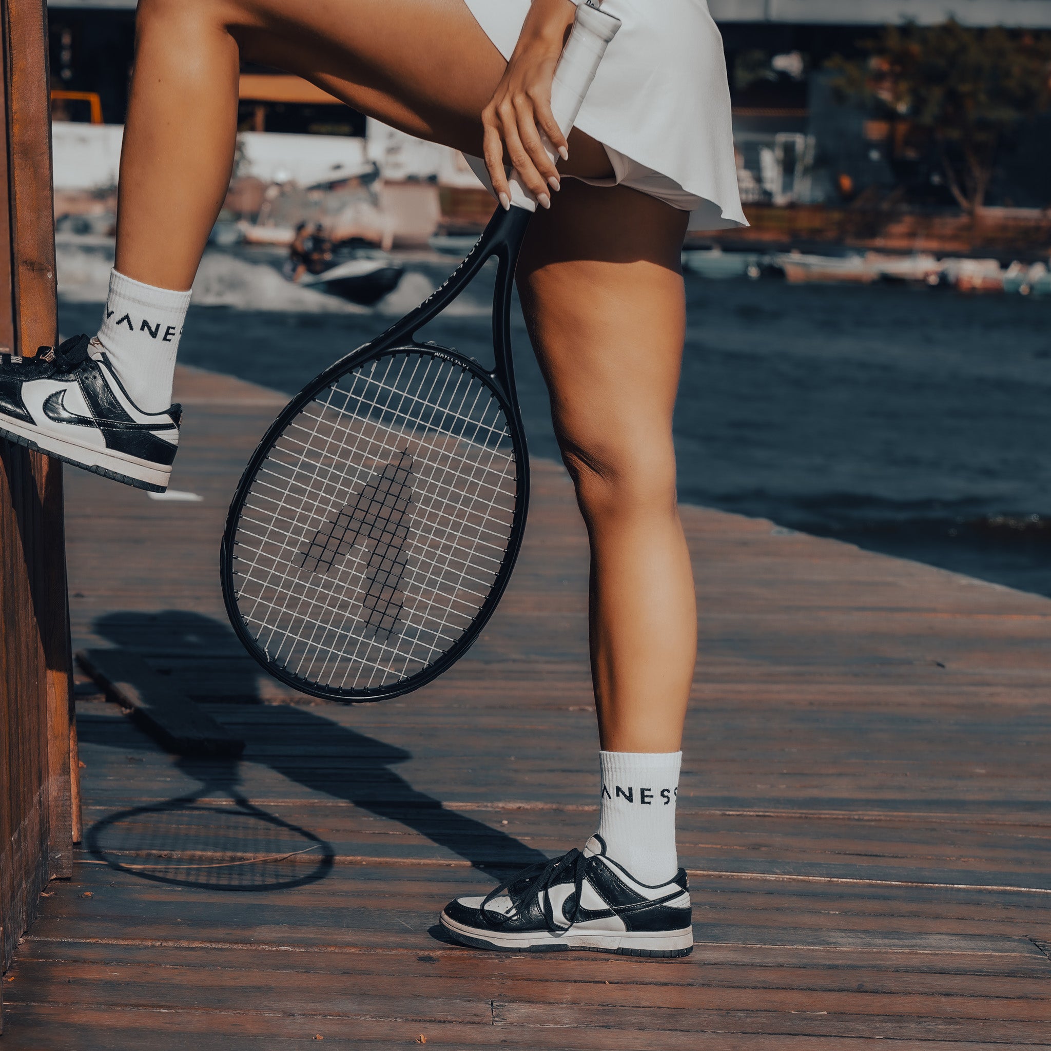 Теннисная ракетка